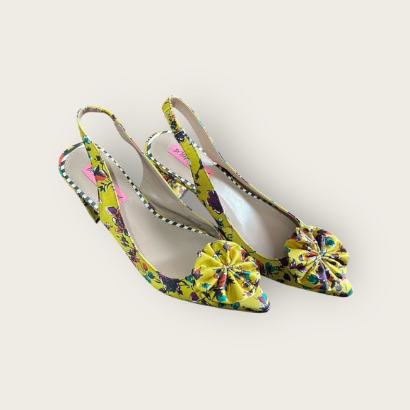 Betsey Johnson Shoes - Betsy Johnson Nettie Yellow Floral Satin Bow Slingback Heels Women’s 8.5